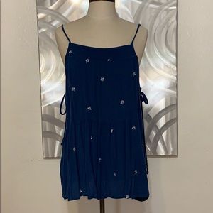 Universal Thread Top